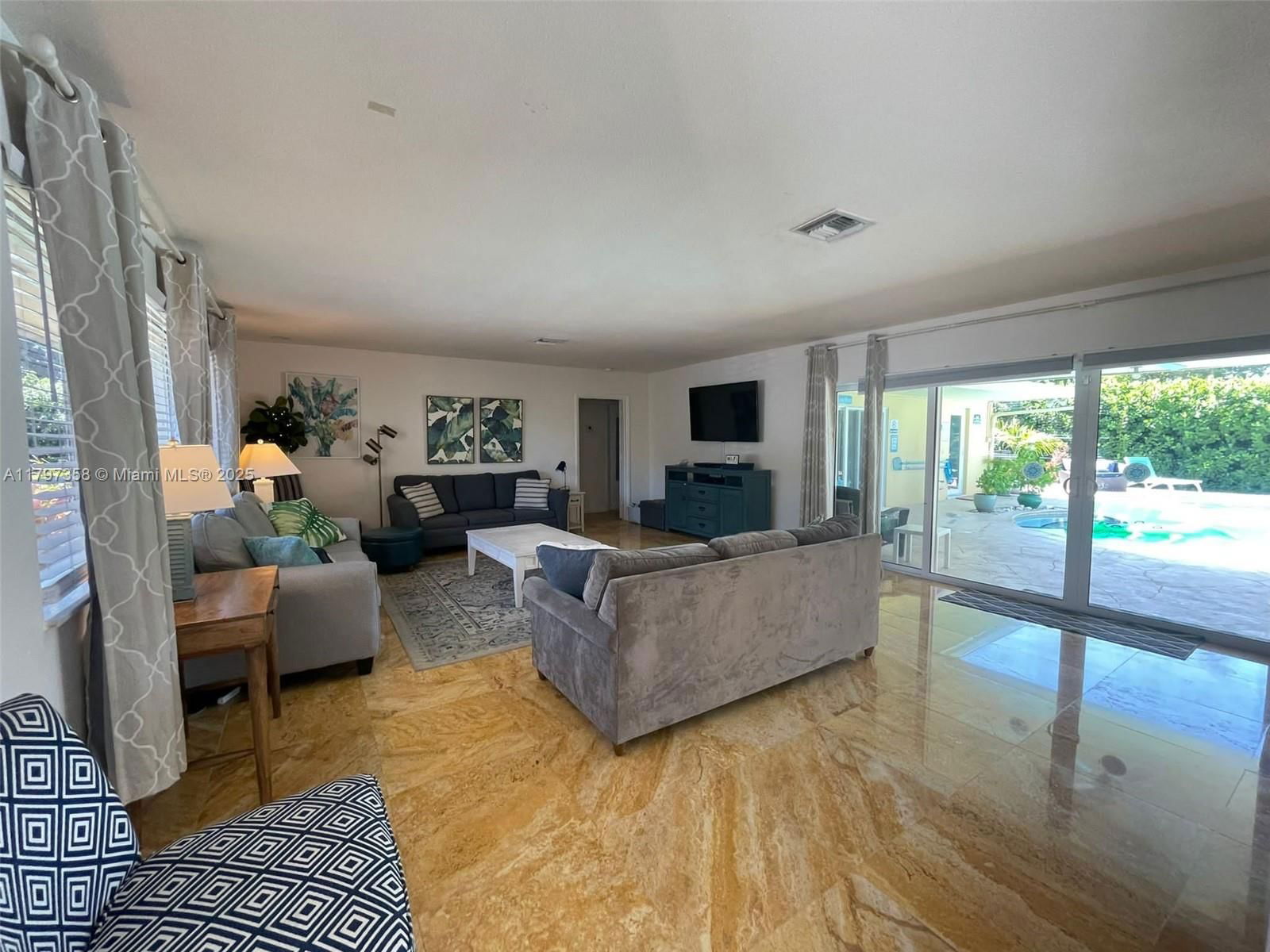 Real estate property located at 4410 Buchanan St, Broward, Hollywood Hills, Hollywood, FL