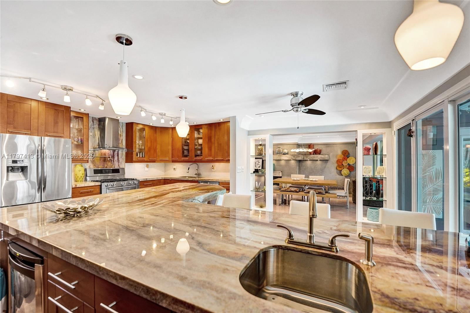 Real estate property located at 2213 17th Ave, Broward, Middle River Manor, Wilton Manors, FL