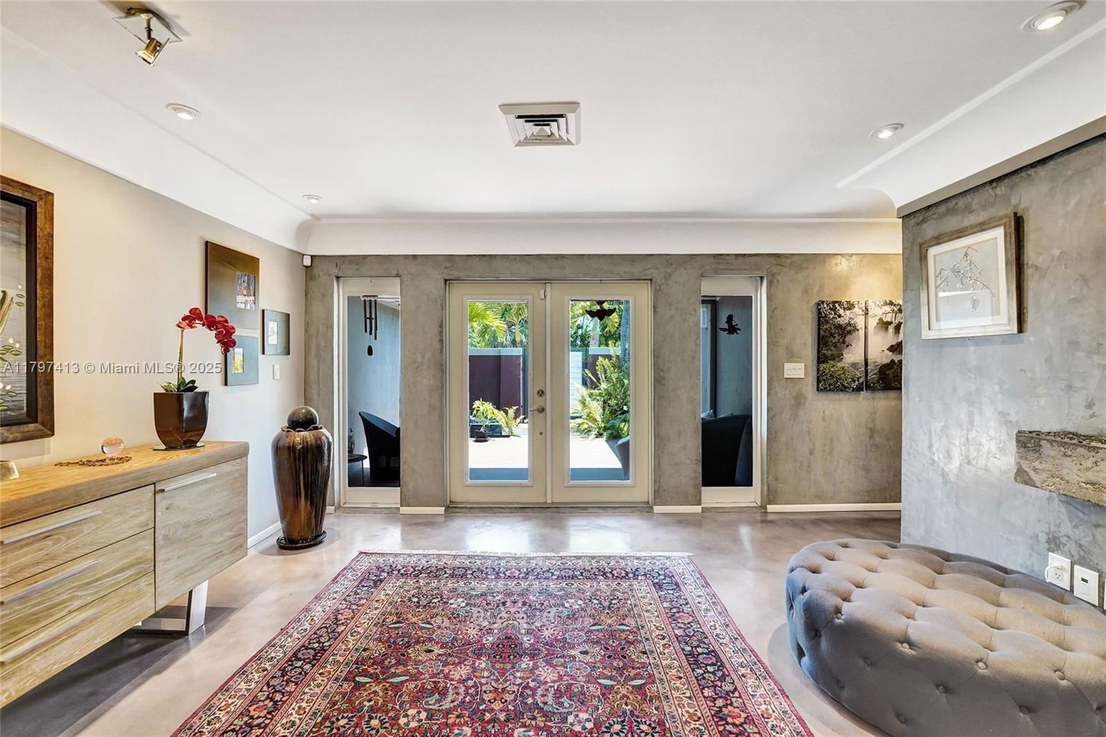 Real estate property located at 2213 17th Ave, Broward, Middle River Manor, Wilton Manors, FL