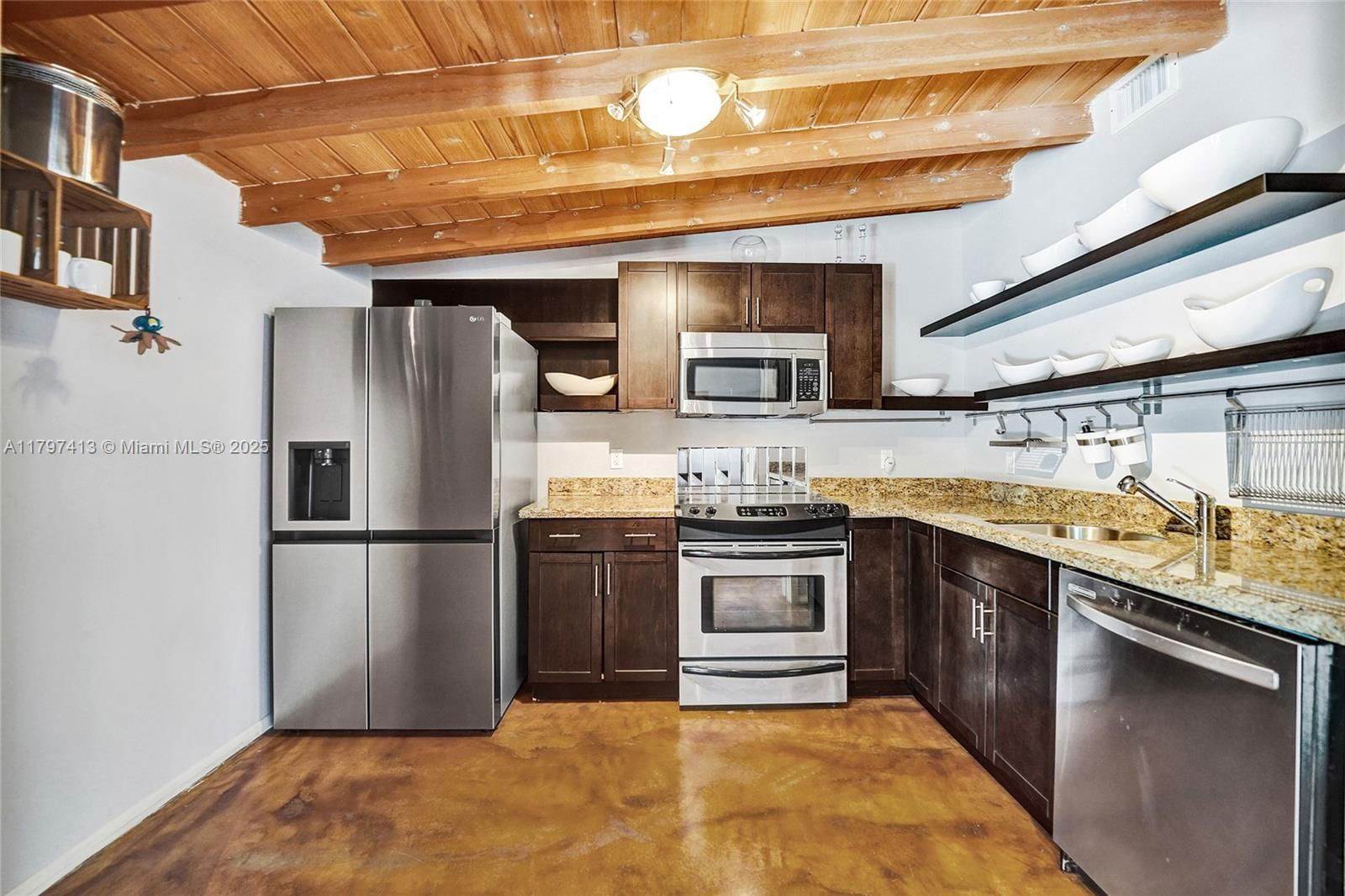 Real estate property located at 2213 17th Ave, Broward, Middle River Manor, Wilton Manors, FL