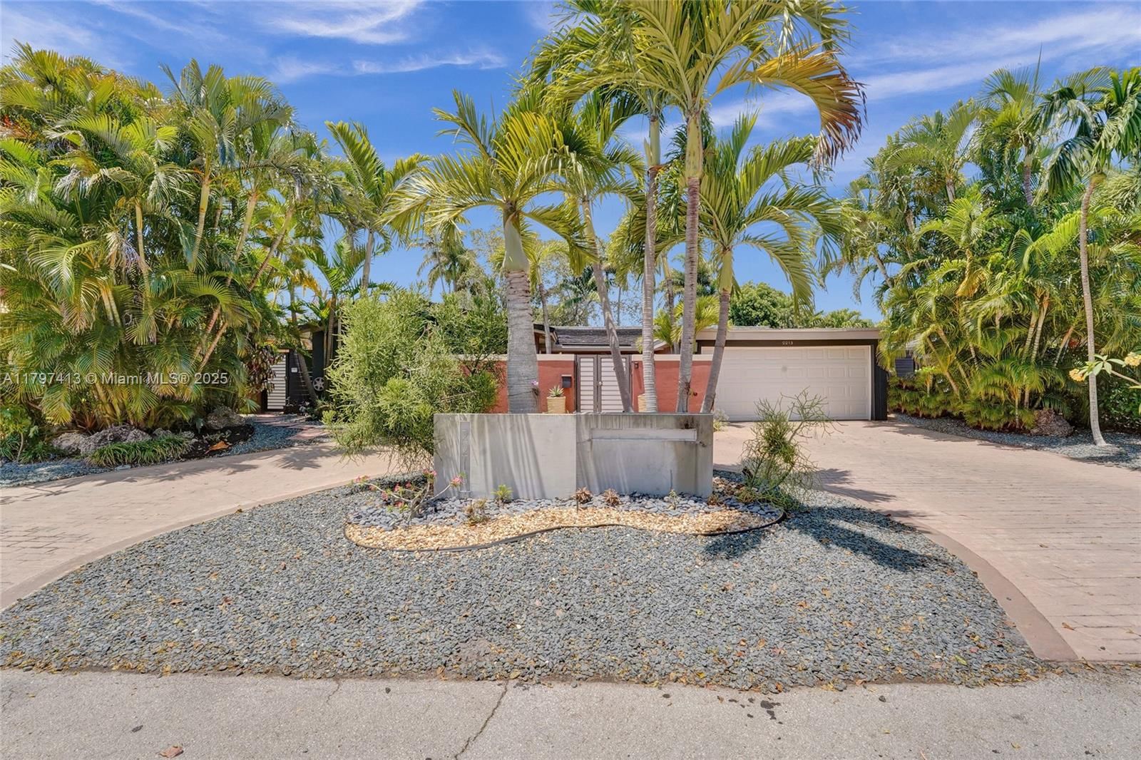 Real estate property located at 2213 17th Ave, Broward, Middle River Manor, Wilton Manors, FL