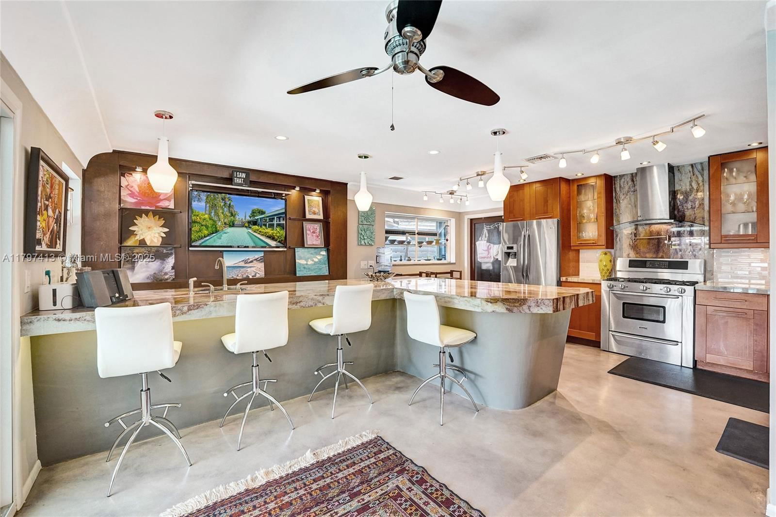 Real estate property located at 2213 17th Ave, Broward, Middle River Manor, Wilton Manors, FL