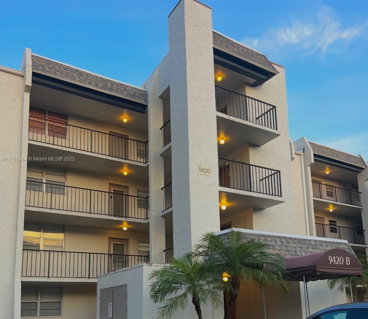 Real estate property located at 9420 Poinciana Pl #210, Broward, Poinciana 2 Of Pine Islan, Davie, FL