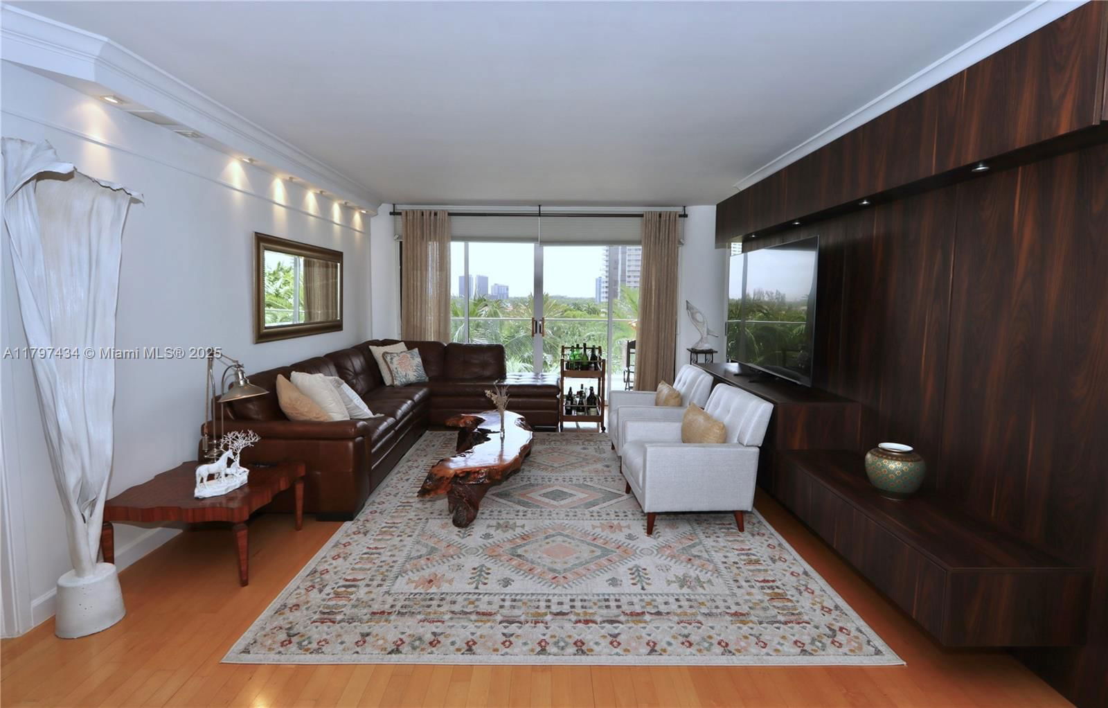 Real estate property located at 2800 Island Blvd #703, Miami-dade, 2800 Isl Blvd Williams Is, Aventura, FL