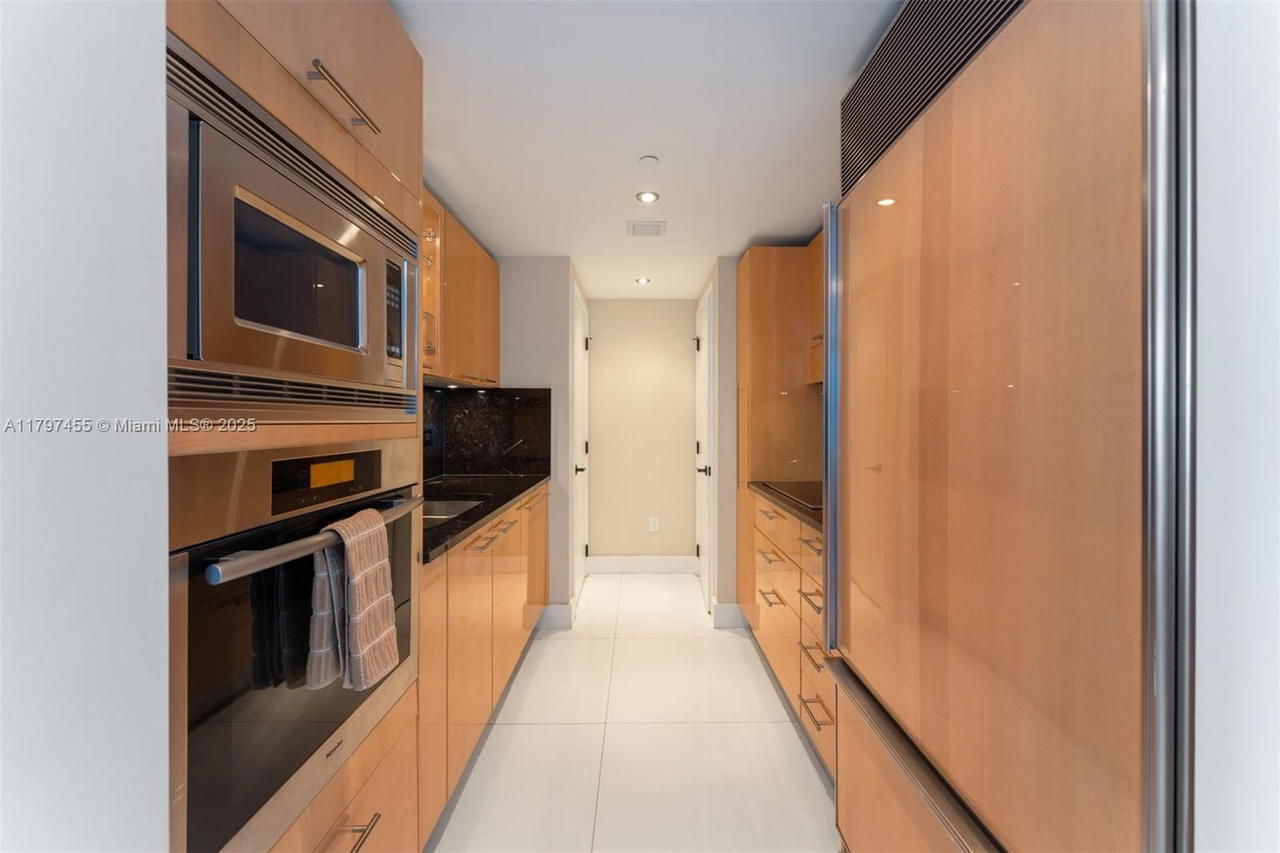 Real estate property located at 6801 Collins Ave PH10, Miami-dade, Central Carillon Beach Co, Miami Beach, FL