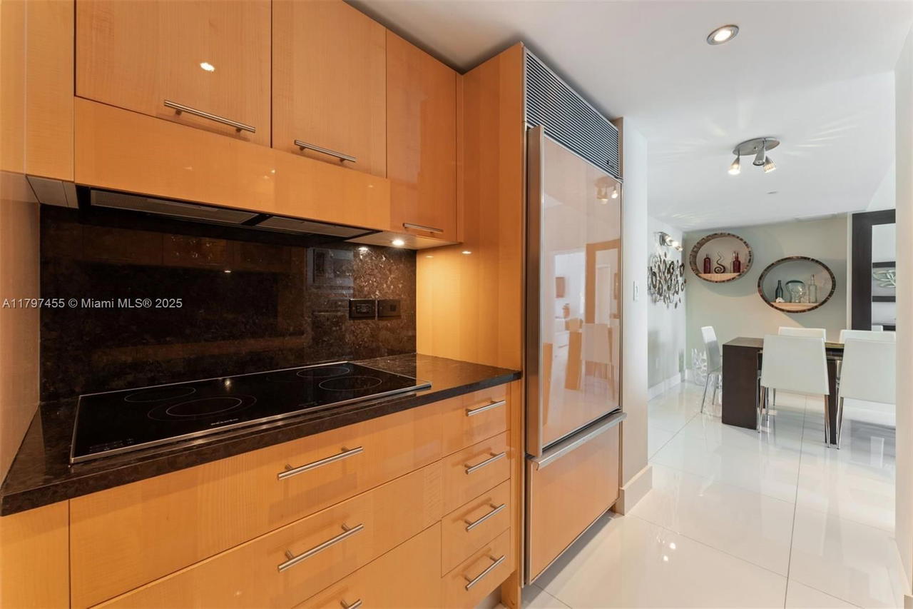 Real estate property located at 6801 Collins Ave PH10, Miami-dade, Central Carillon Beach Co, Miami Beach, FL