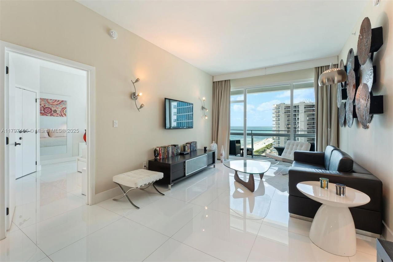 Real estate property located at 6801 Collins Ave PH10, Miami-dade, Central Carillon Beach Co, Miami Beach, FL