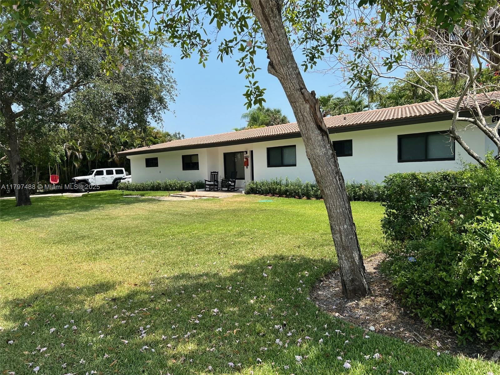 Real estate property located at 8410 148th Dr, Miami-dade, Mangowood, Palmetto Bay, FL