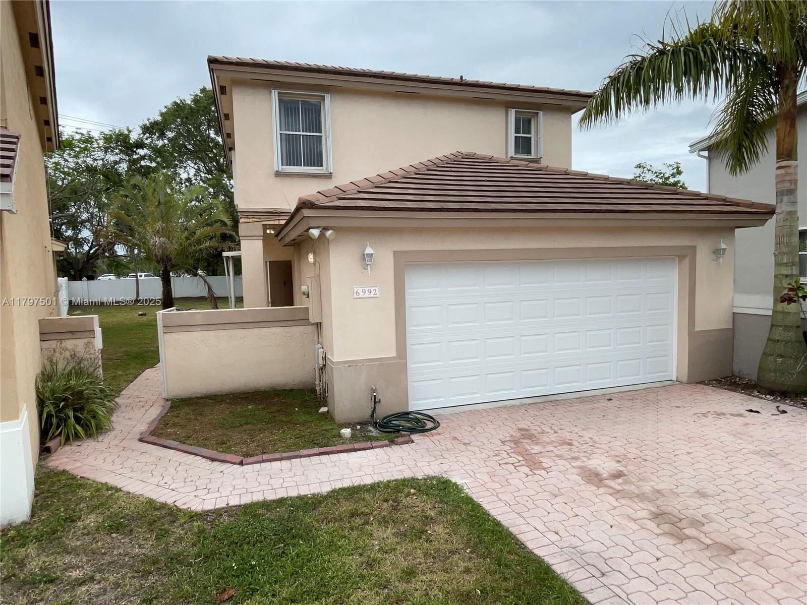 Real estate property located at 6992 148th Ln, Broward, Crossbow, Davie, FL