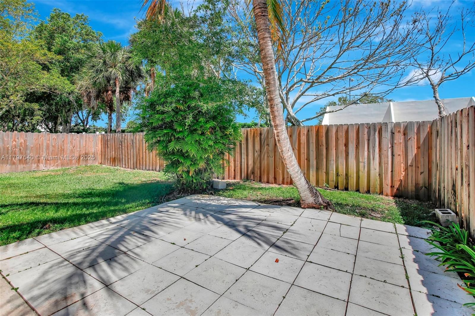 Real estate property located at 18225 21st St, Broward, Silver Lakes At Pembroke, Pembroke Pines, FL
