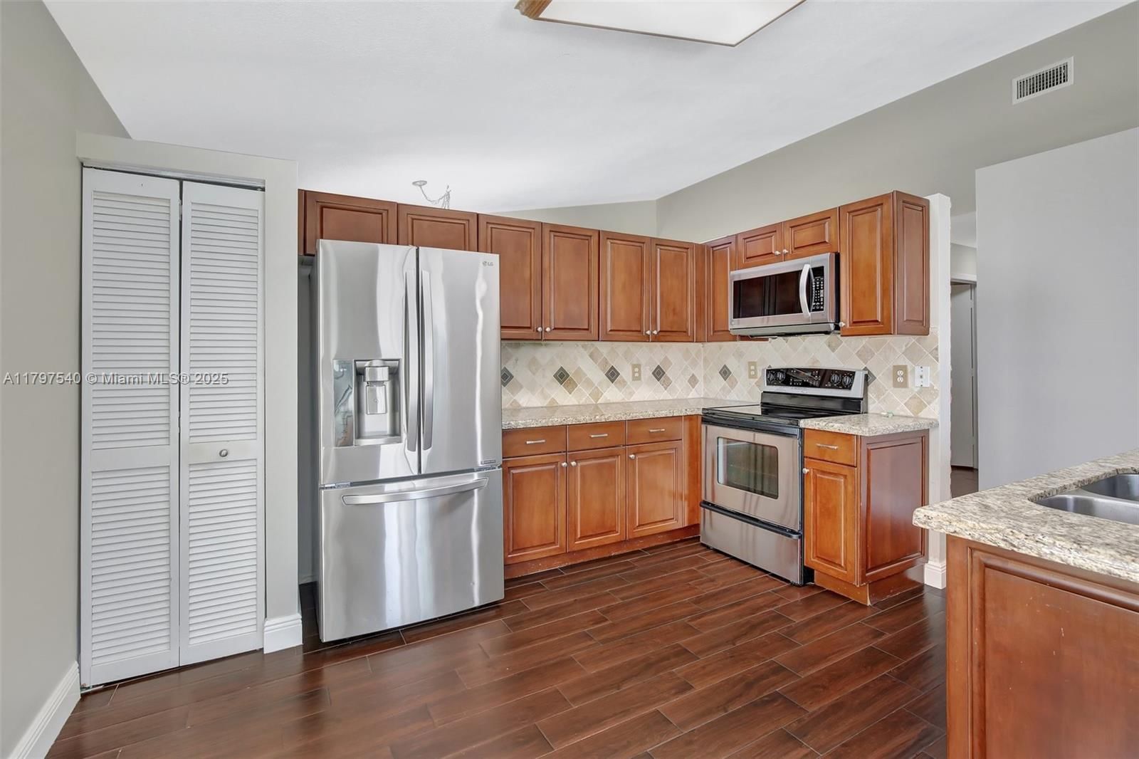 Real estate property located at 18225 21st St, Broward, Silver Lakes At Pembroke, Pembroke Pines, FL