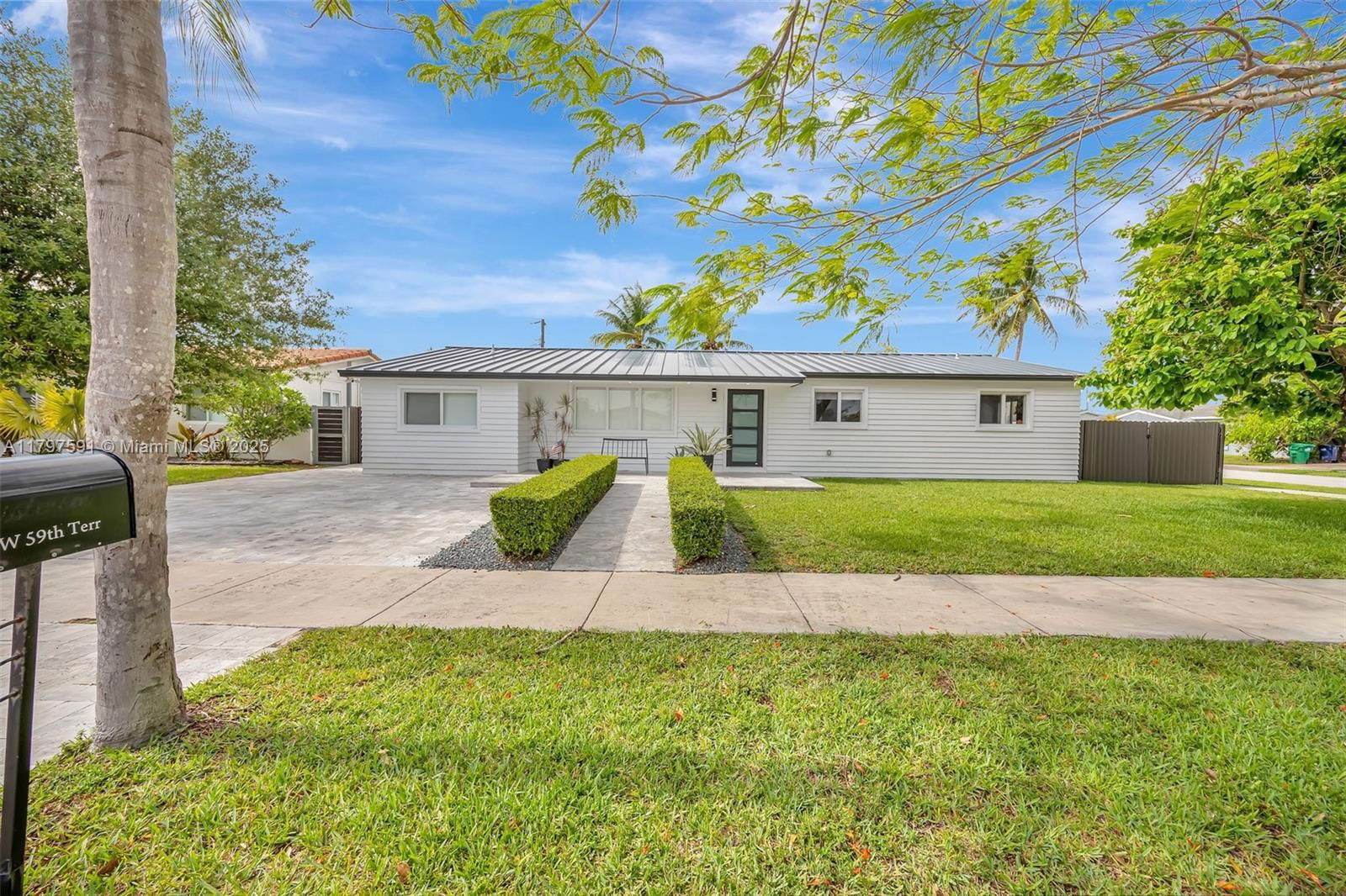 Real estate property located at 9547 59th Ter, Miami-dade, Darlington Manor 1st Addn, Miami, FL