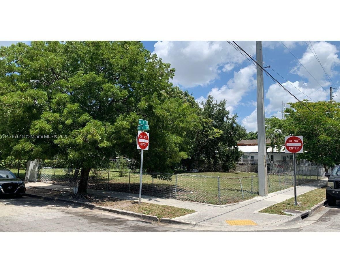 Real estate property located at 1101 5th St, Miami-dade, Lawrence Estate Land Co, Miami, FL