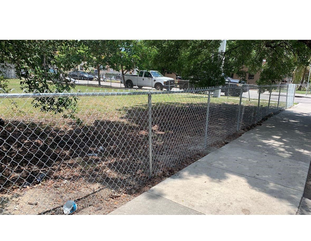 Real estate property located at 1101 5th St, Miami-dade, Lawrence Estate Land Co, Miami, FL