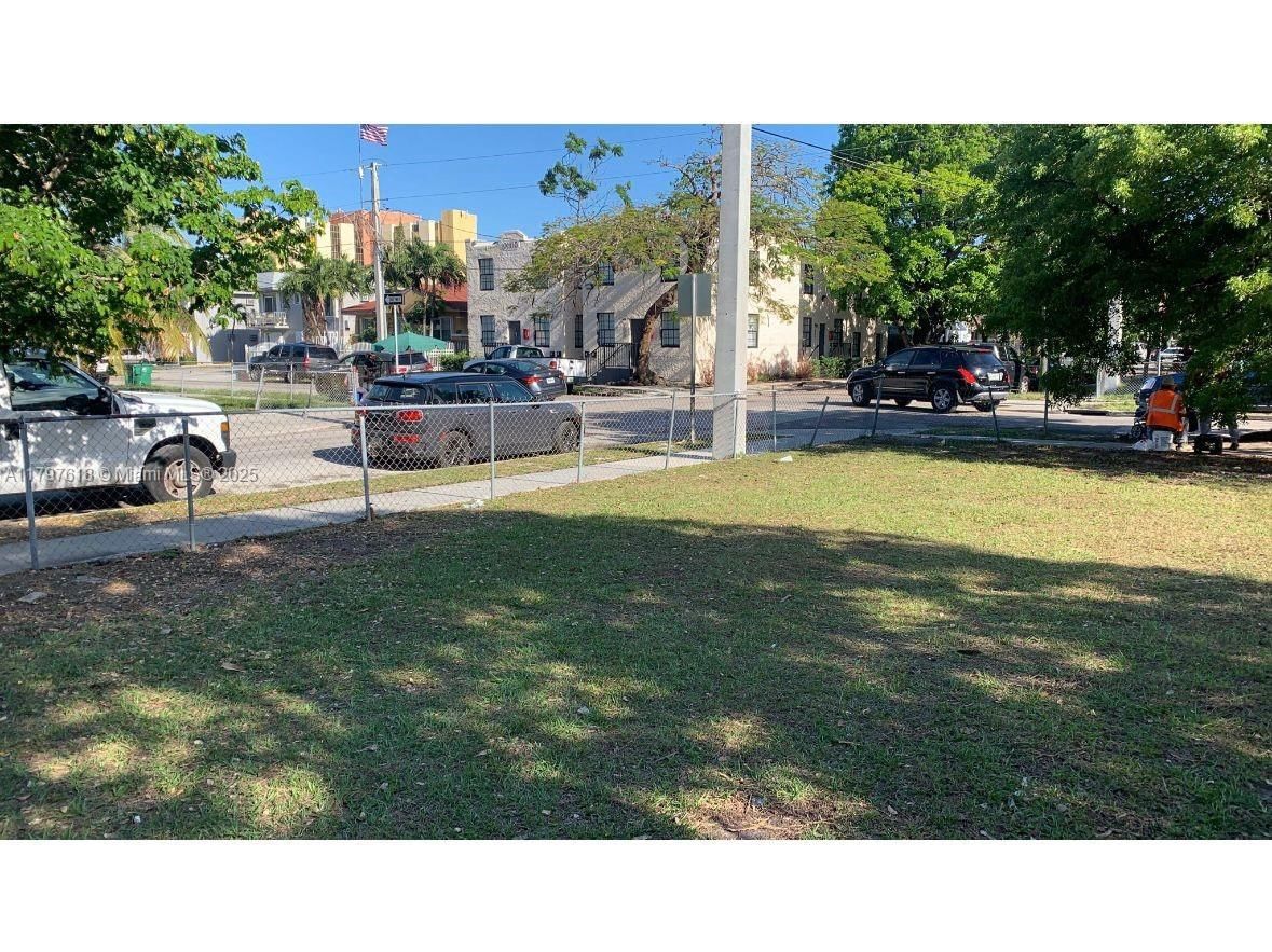 Real estate property located at 1101 5th St, Miami-dade, Lawrence Estate Land Co, Miami, FL