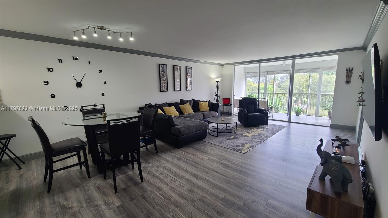 Real estate property located at 2650 Course Dr #401, Broward, No 16 Palm-aire Country C, Pompano Beach, FL