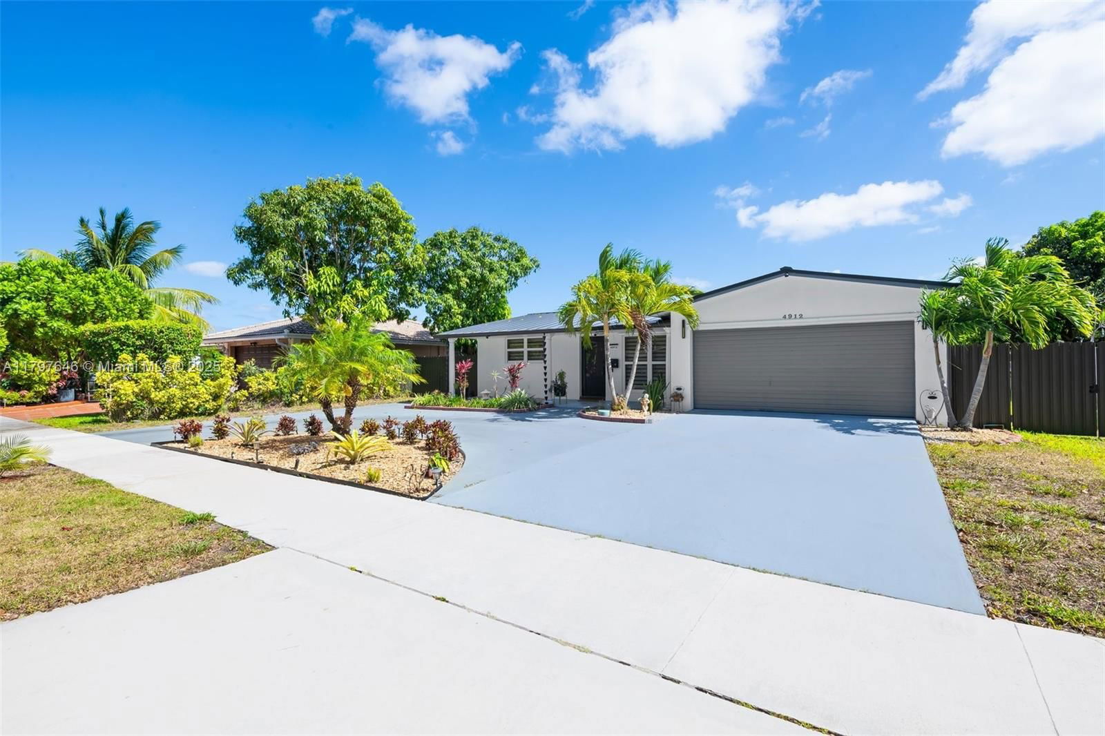 Real estate property located at 4912 Taft St, Broward, Hollywood Hills 1965, Hollywood, FL