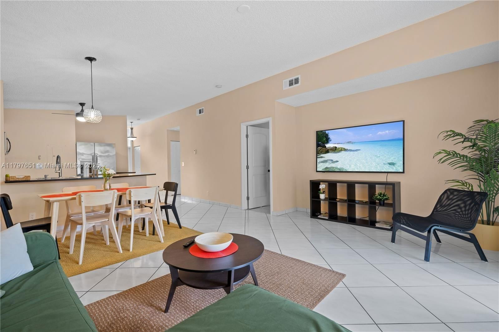 Real estate property located at 15712 Woodgate Ct B, Broward, Woodgate Condominium 33, Sunrise, FL