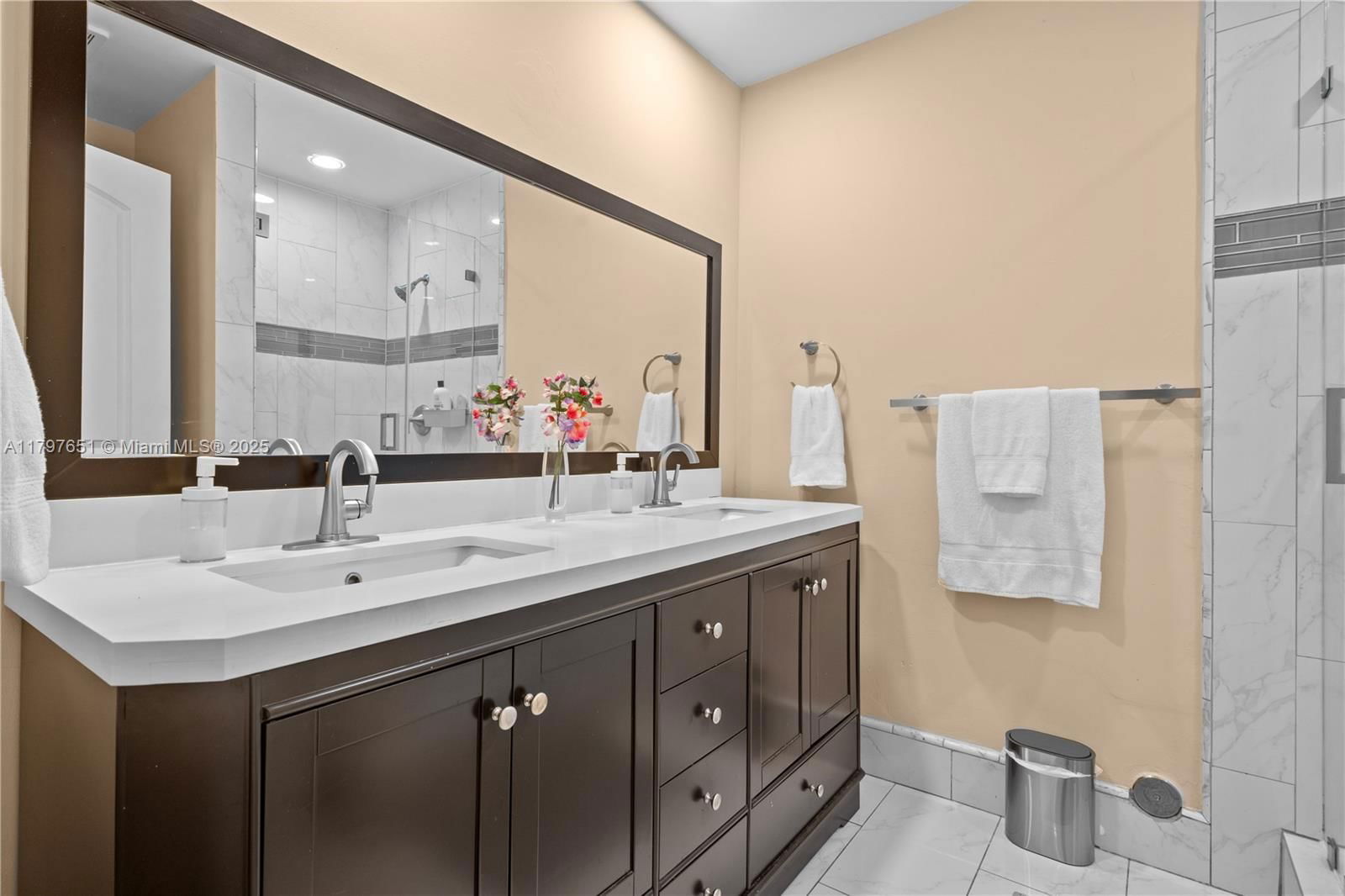 Real estate property located at 15712 Woodgate Ct B, Broward, Woodgate Condominium 33, Sunrise, FL