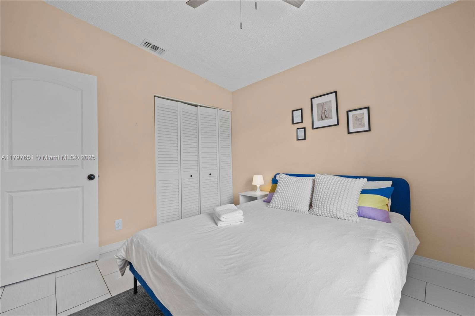 Real estate property located at 15712 Woodgate Ct B, Broward, Woodgate Condominium 33, Sunrise, FL