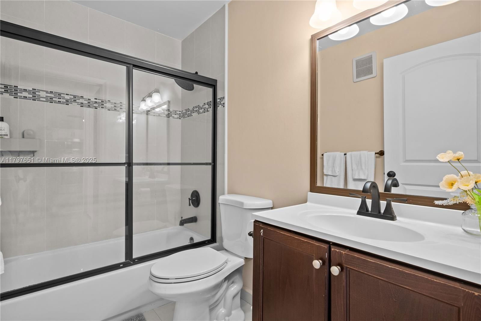 Real estate property located at 15712 Woodgate Ct B, Broward, Woodgate Condominium 33, Sunrise, FL