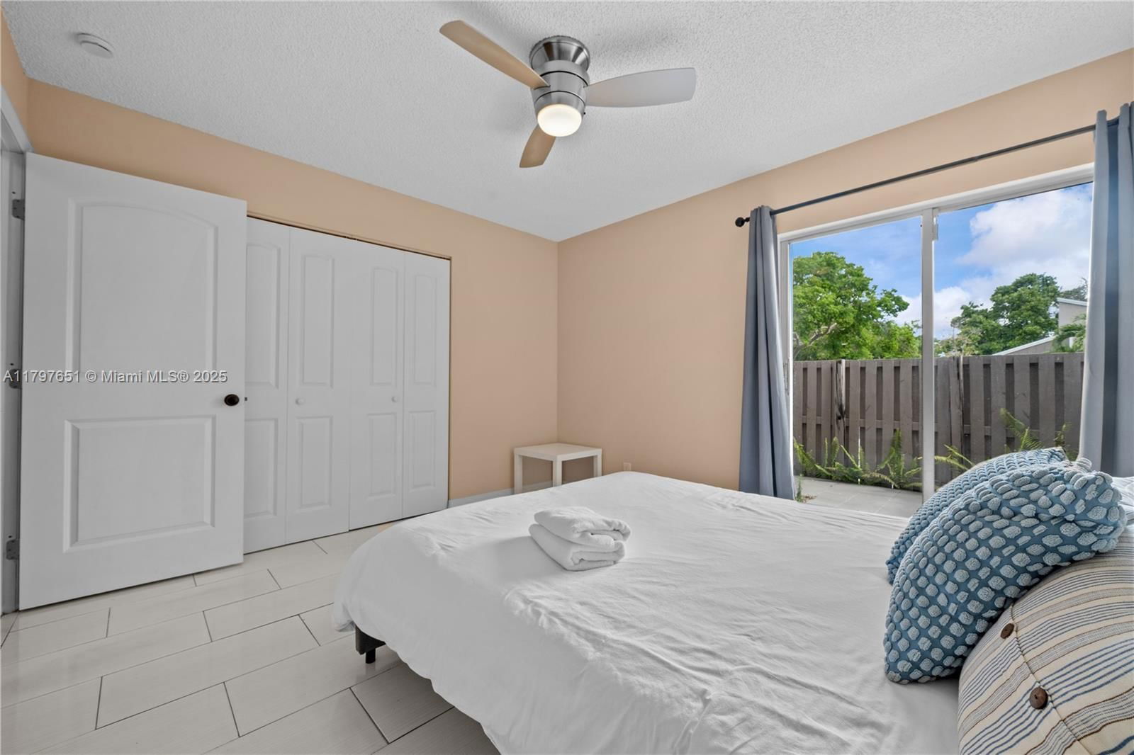 Real estate property located at 15712 Woodgate Ct B, Broward, Woodgate Condominium 33, Sunrise, FL