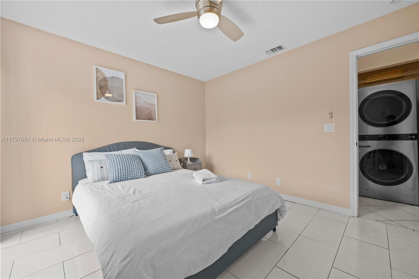 Real estate property located at 15712 Woodgate Ct B, Broward, Woodgate Condominium 33, Sunrise, FL