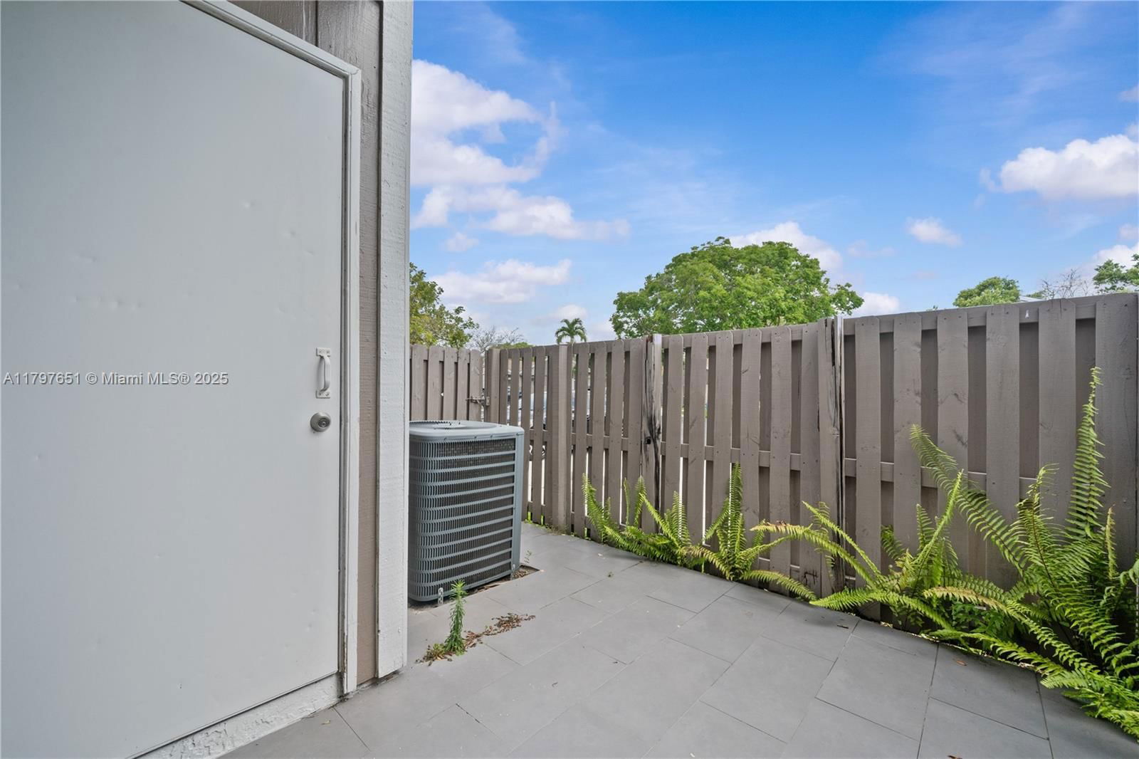 Real estate property located at 15712 Woodgate Ct B, Broward, Woodgate Condominium 33, Sunrise, FL