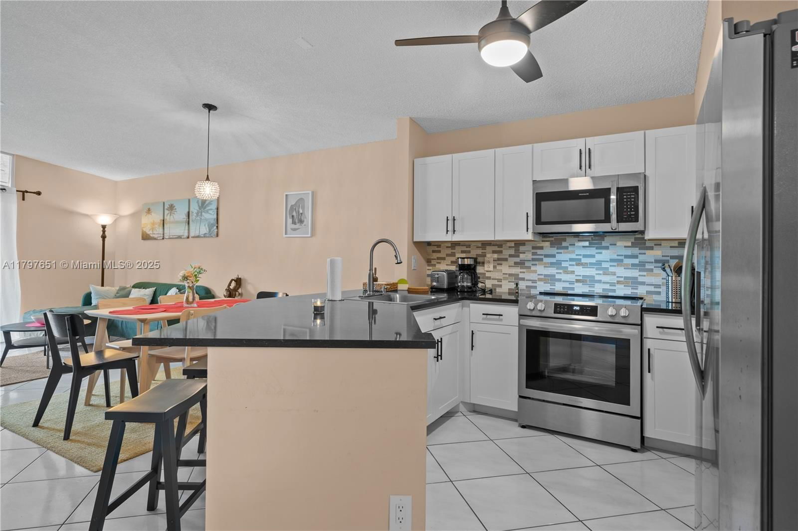 Real estate property located at 15712 Woodgate Ct B, Broward, Woodgate Condominium 33, Sunrise, FL