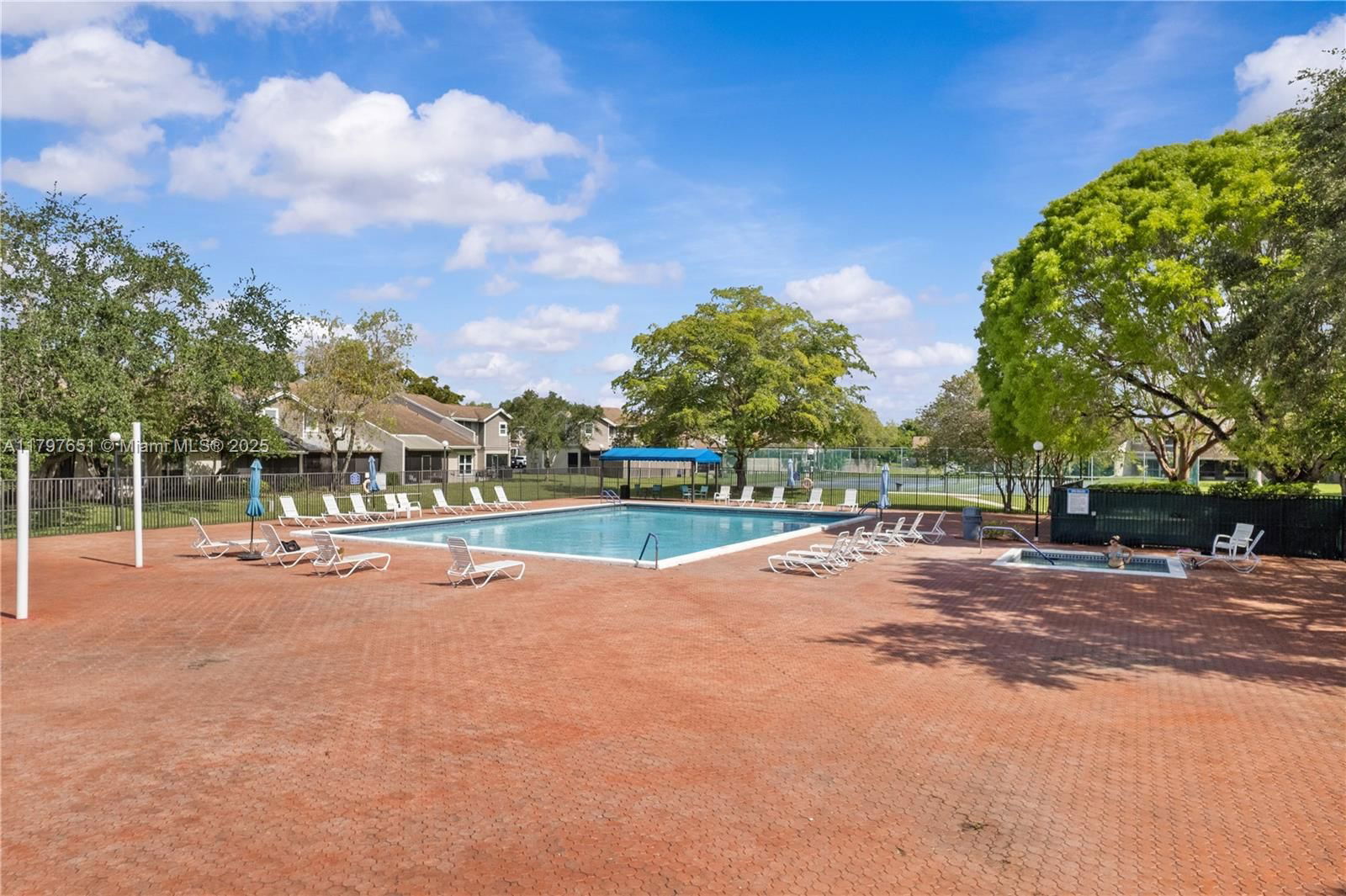 Real estate property located at 15712 Woodgate Ct B, Broward, Woodgate Condominium 33, Sunrise, FL