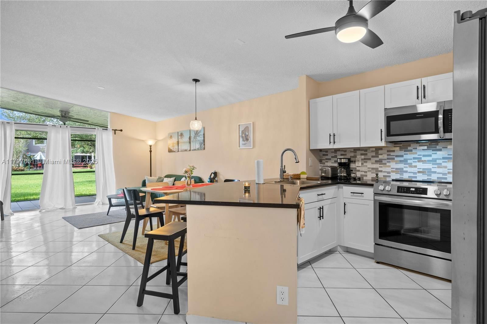 Real estate property located at 15712 Woodgate Ct B, Broward, Woodgate Condominium 33, Sunrise, FL