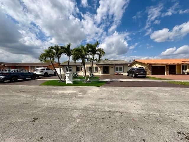 Real estate property located at 1732 104th Pl, Miami-dade, Westbrooke Sub 5th Addn, Miami, FL