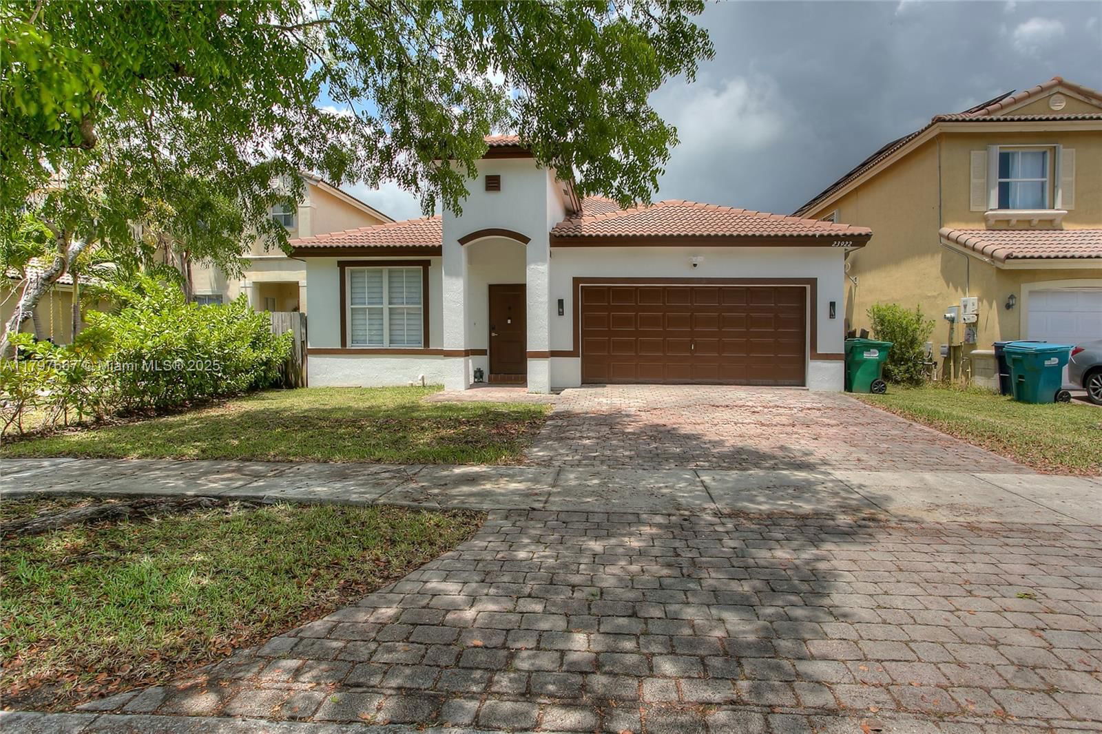 Real estate property located at 23922 108th Ave, Miami-dade, Spicewood Sub, Unincorporated Dade, FL