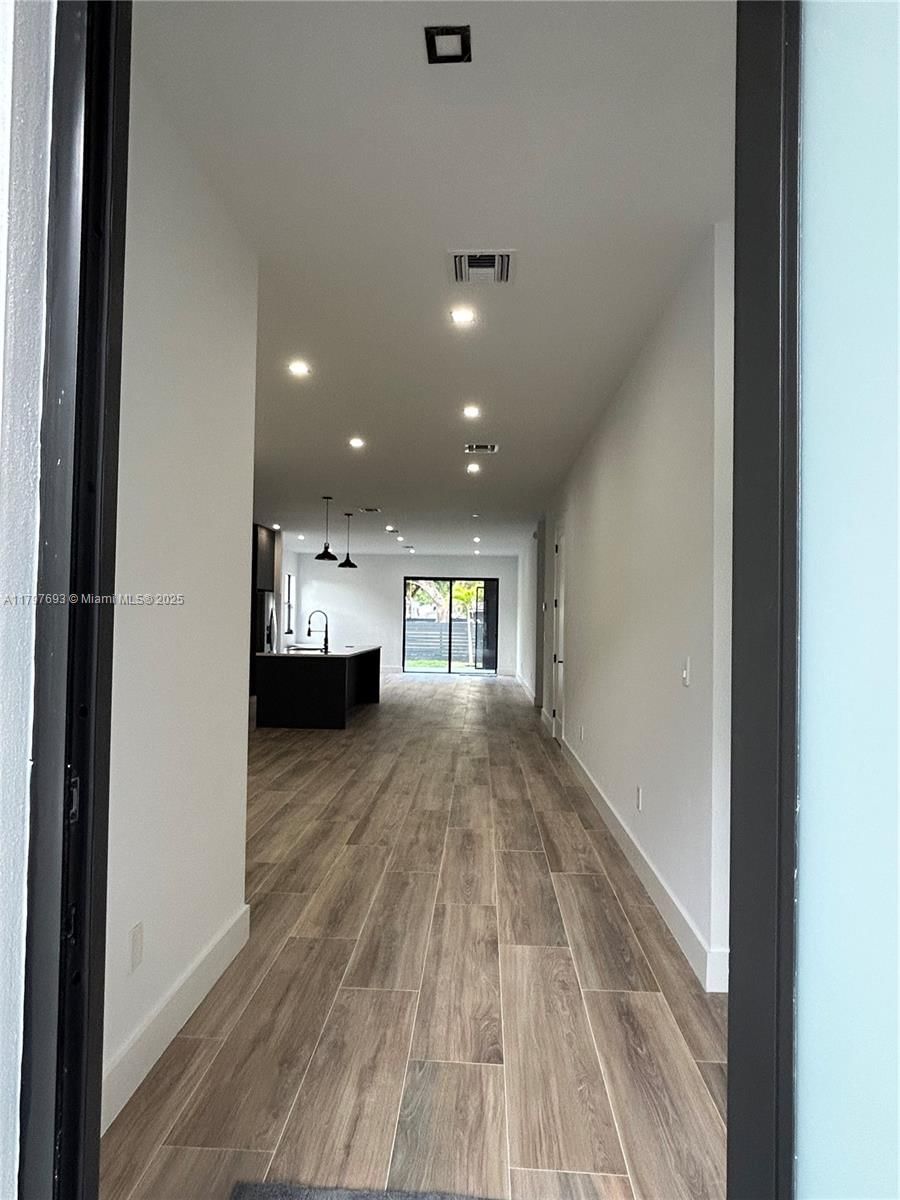 Real estate property located at 1611 30th Ave, Broward, Chula Vista 3rd Add, Fort Lauderdale, FL