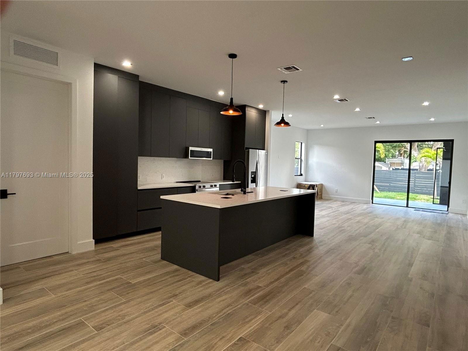 Real estate property located at 1611 30th Ave, Broward, Chula Vista 3rd Add, Fort Lauderdale, FL