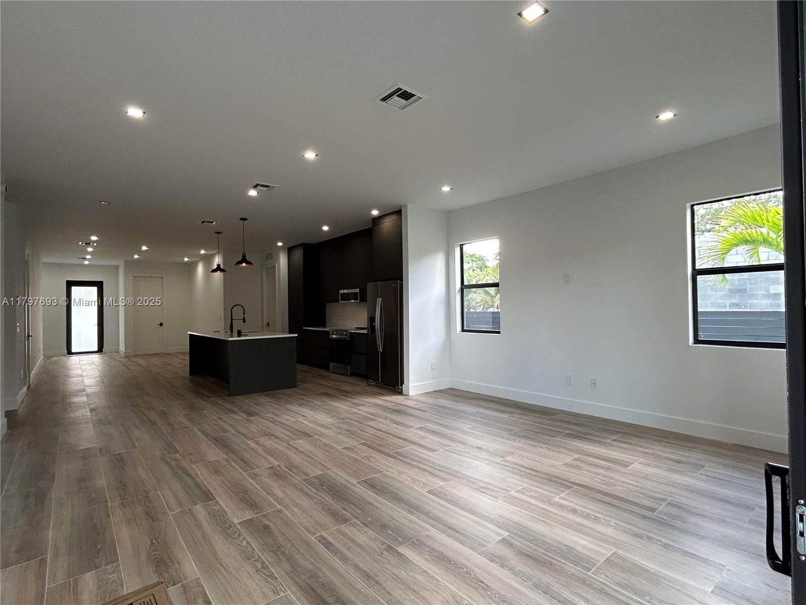 Real estate property located at 1611 30th Ave, Broward, Chula Vista 3rd Add, Fort Lauderdale, FL