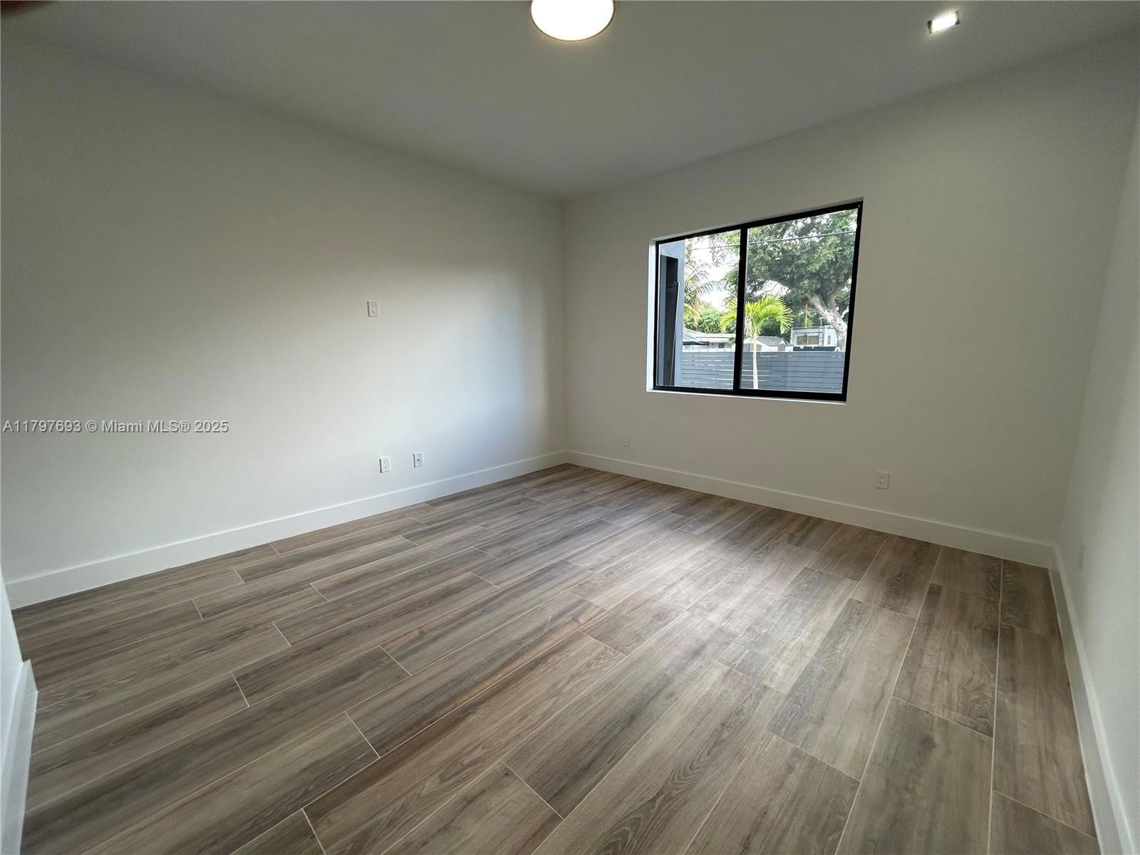Real estate property located at 1611 30th Ave, Broward, Chula Vista 3rd Add, Fort Lauderdale, FL