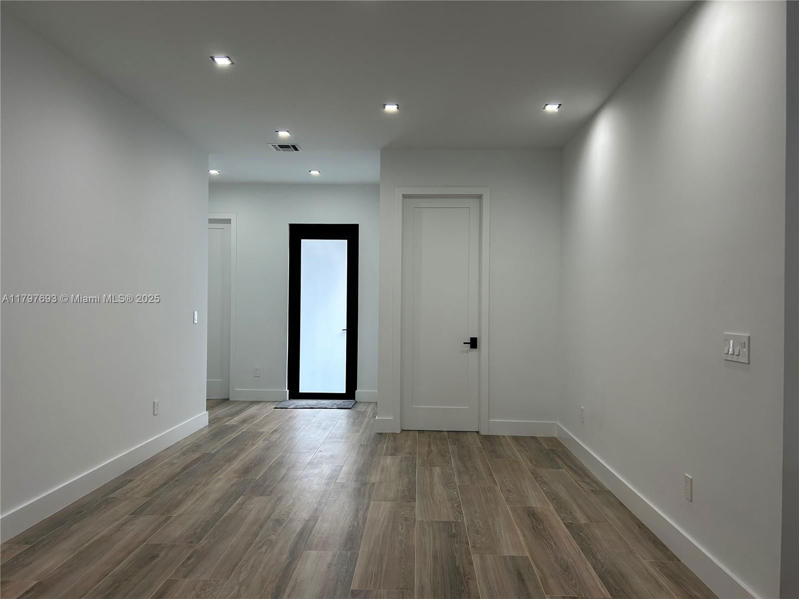 Real estate property located at 1611 30th Ave, Broward, Chula Vista 3rd Add, Fort Lauderdale, FL