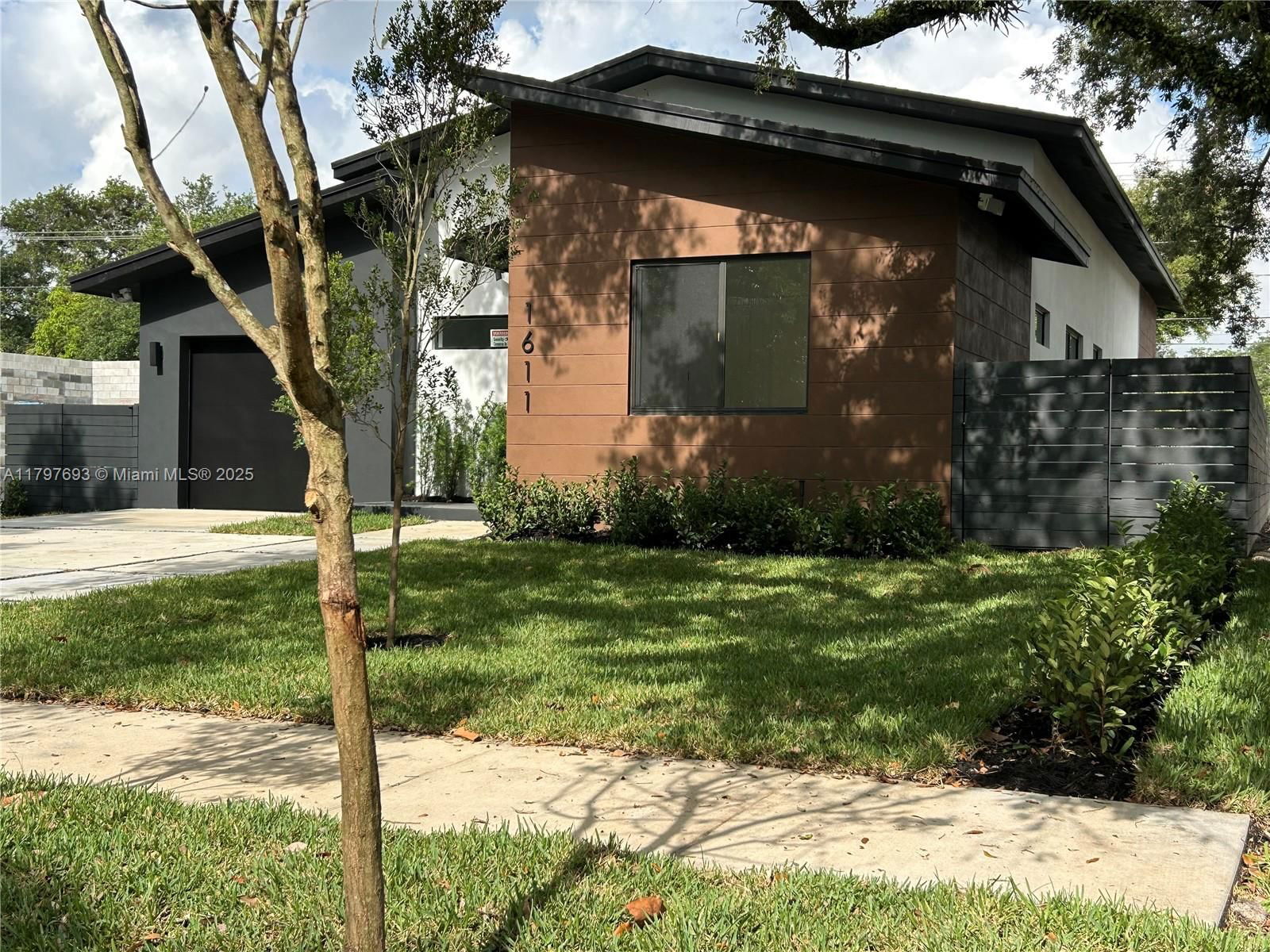 Real estate property located at 1611 30th Ave, Broward, Chula Vista 3rd Add, Fort Lauderdale, FL