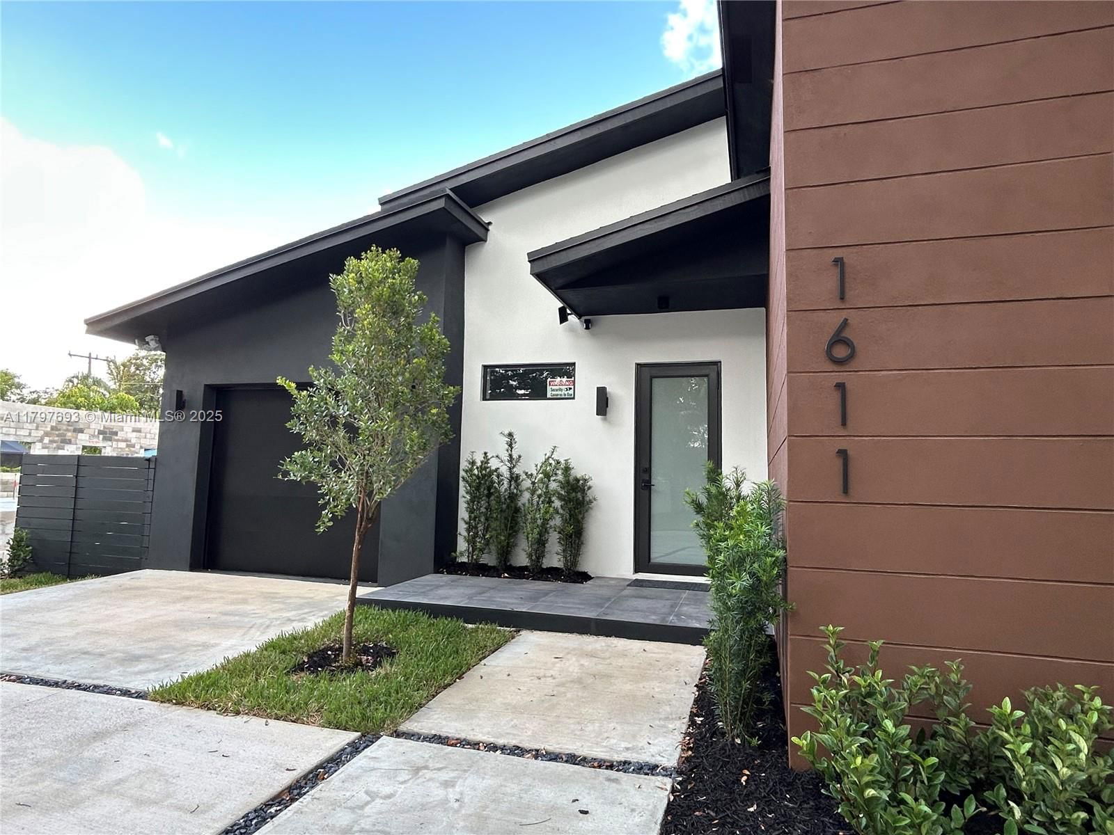 Real estate property located at 1611 30th Ave, Broward, Chula Vista 3rd Add, Fort Lauderdale, FL