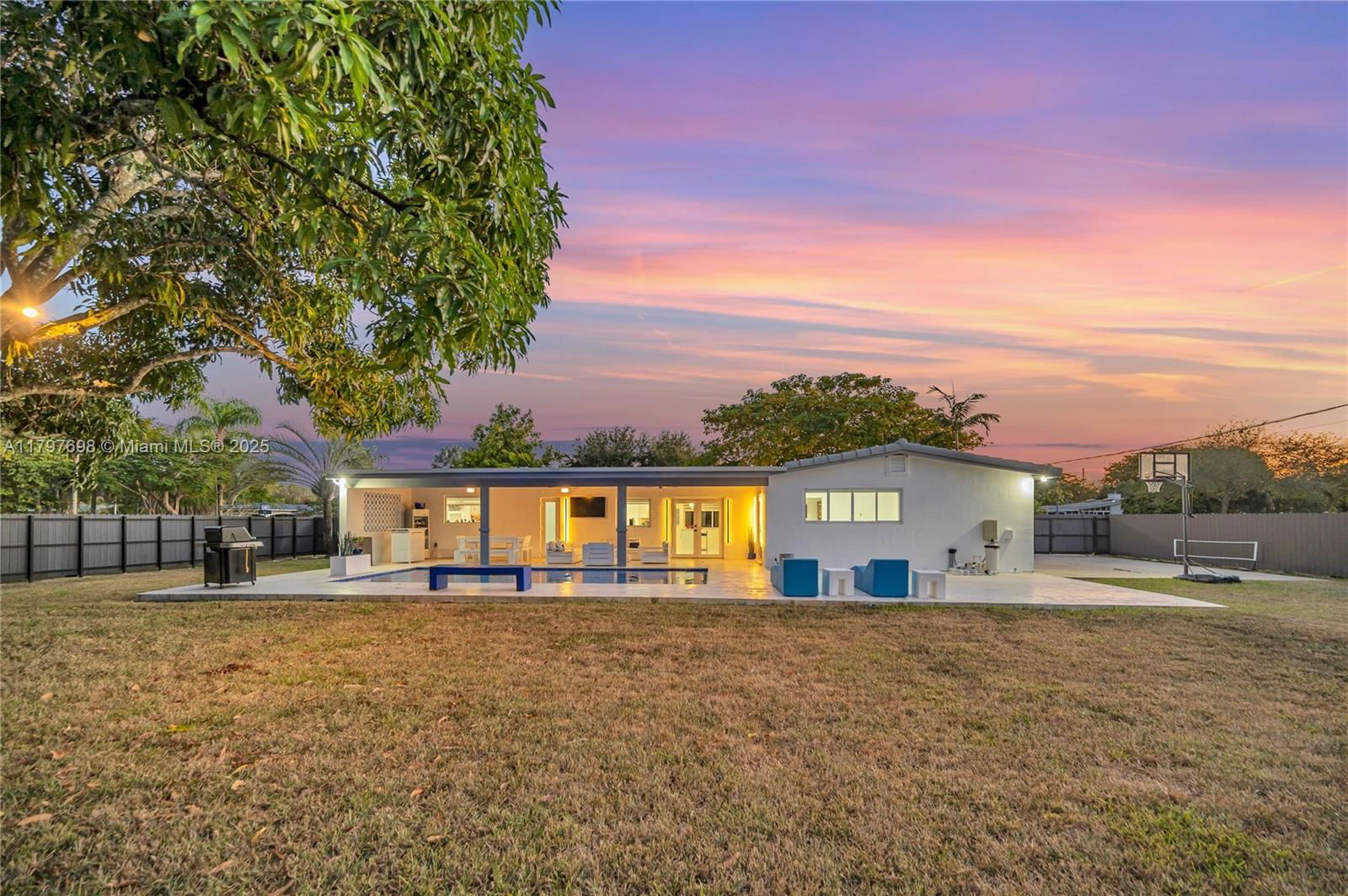 Real estate property located at 8501 142nd St, Miami-dade, Armstrong Sub, Palmetto Bay, FL