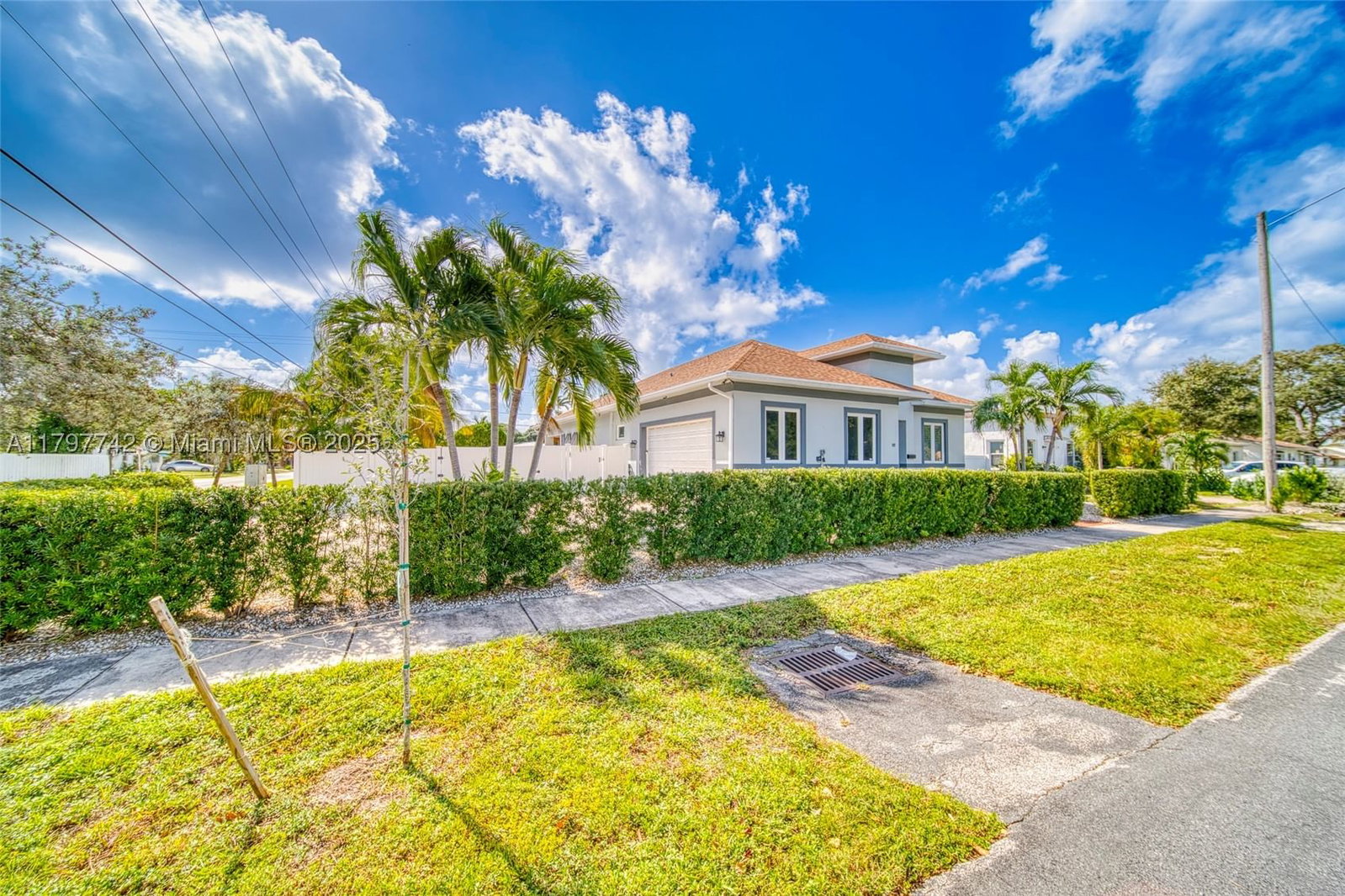 Real estate property located at 207 11th St, Broward, North Hollywood, Dania Beach, FL