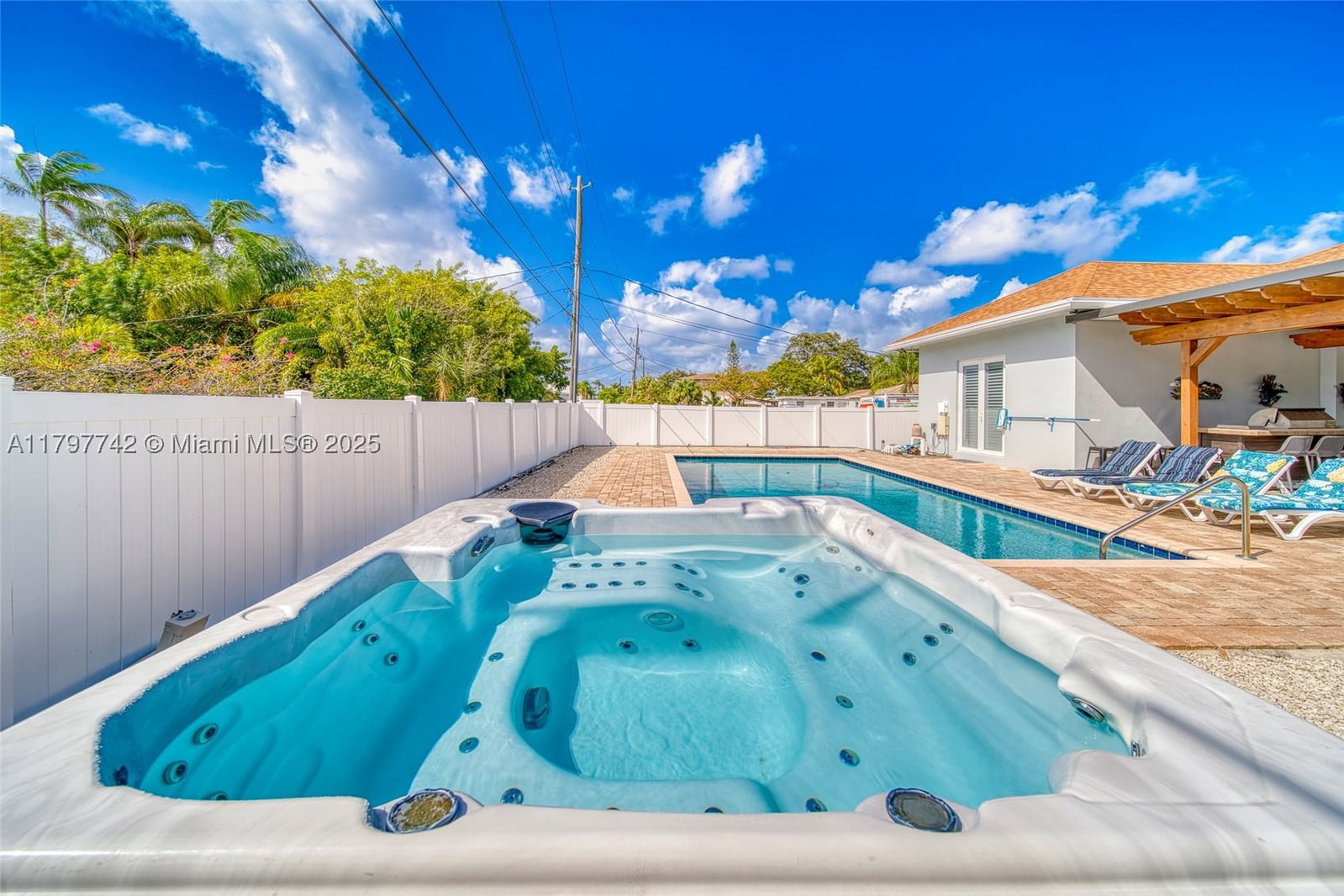 Real estate property located at 207 11th St, Broward, North Hollywood, Dania Beach, FL