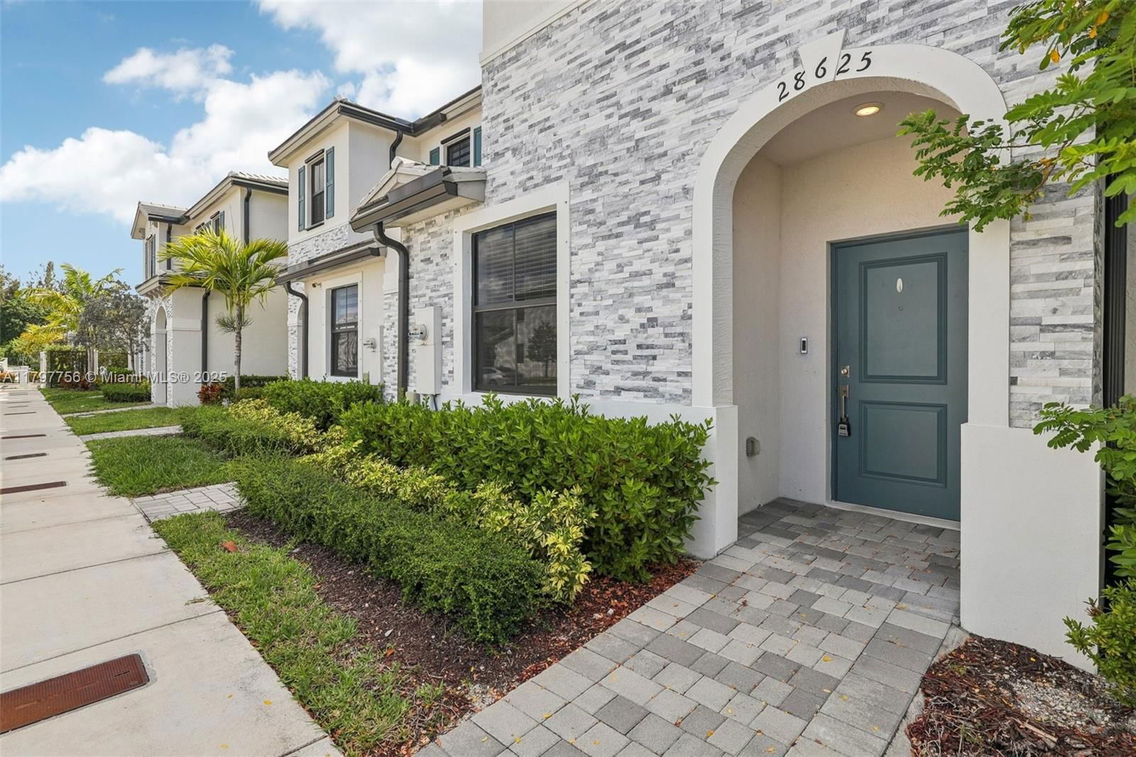 Real estate property located at 28625 132nd Ct, Miami-dade, Pine Isle, Homestead, FL