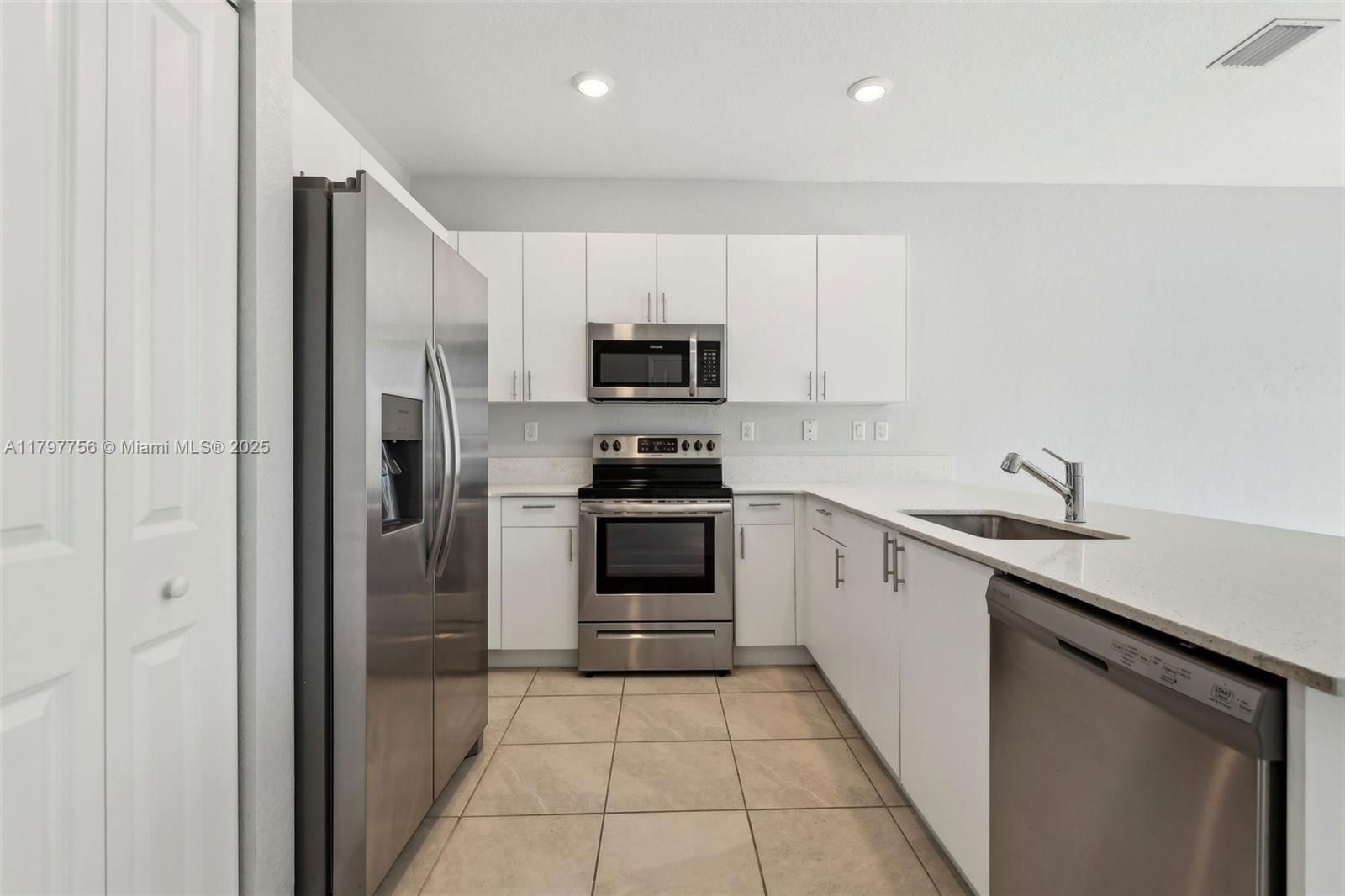 Real estate property located at 28625 132nd Ct, Miami-dade, Pine Isle, Homestead, FL