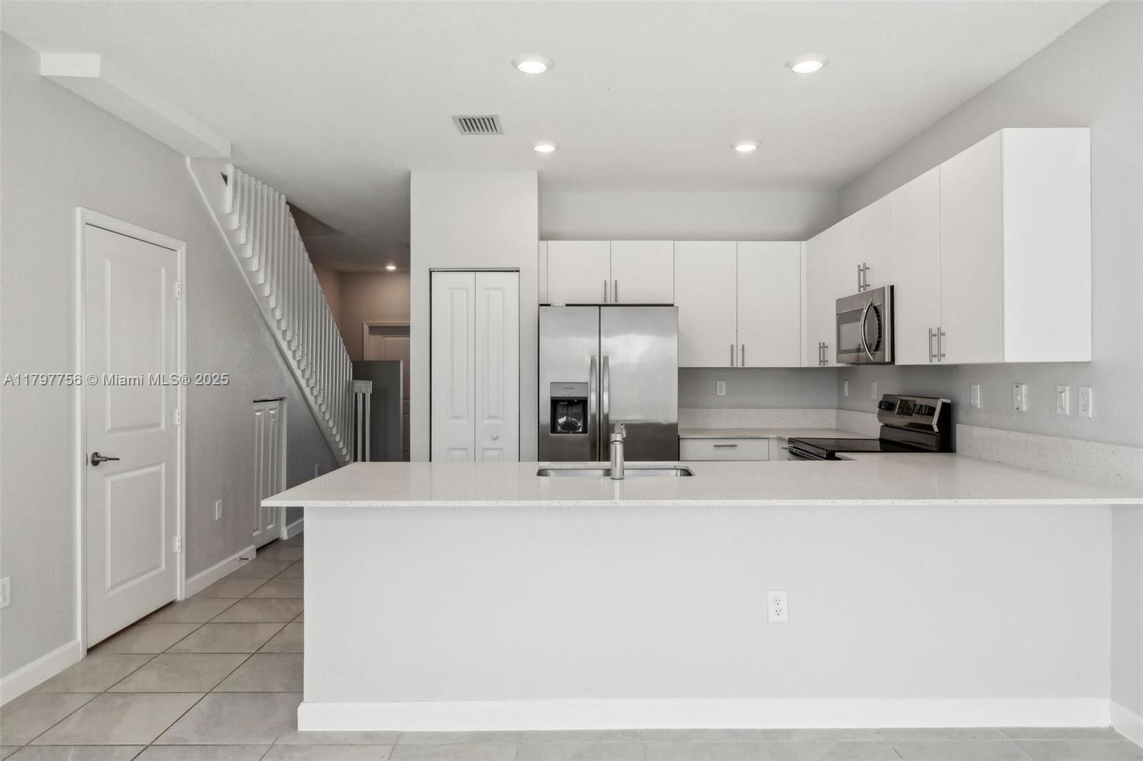 Real estate property located at 28625 132nd Ct, Miami-dade, Pine Isle, Homestead, FL