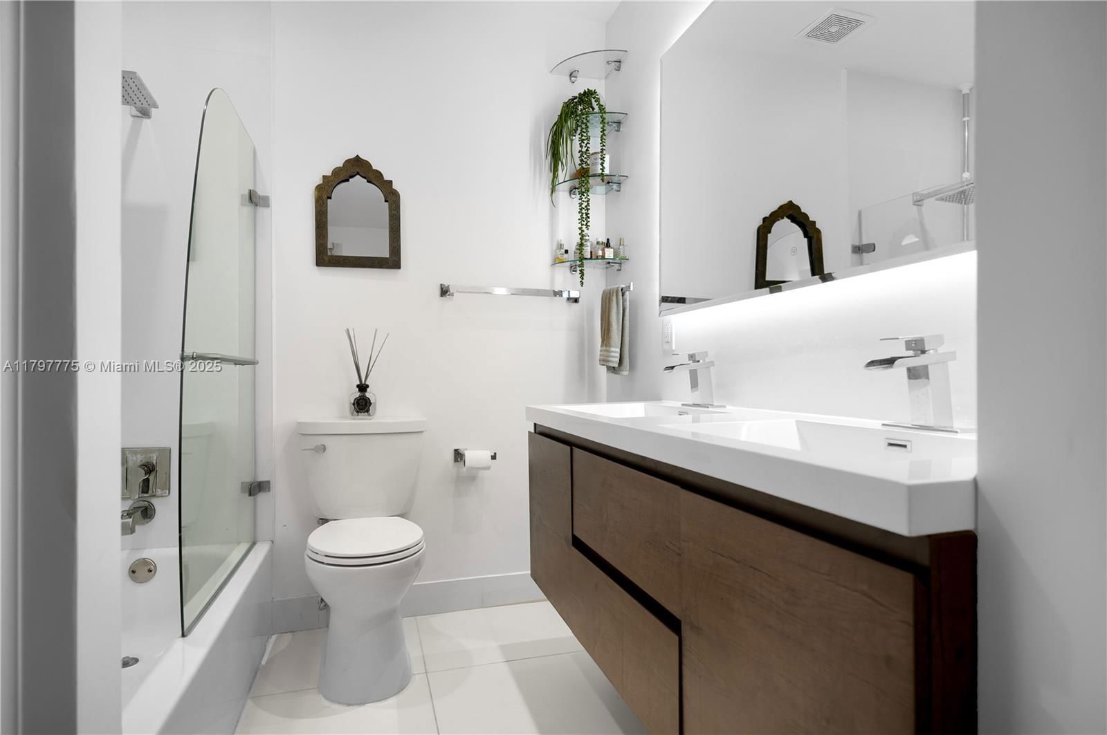 Real estate property located at 2451 Brickell Ave #4L, Miami-dade, Brickell Townhouse Condo, Miami, FL