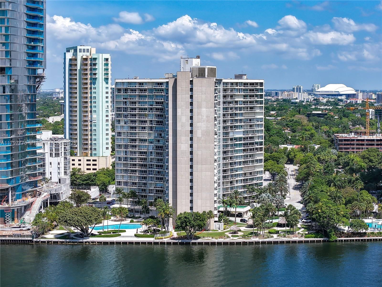 Real estate property located at 2451 Brickell Ave #4L, Miami-dade, Brickell Townhouse Condo, Miami, FL