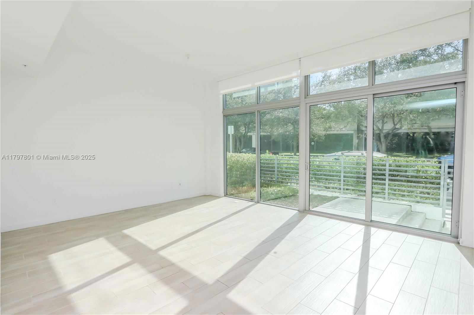 Real estate property located at 1600 1st Ave TH-07, Miami-dade, Le Parc At Brickell Condo, Miami, FL