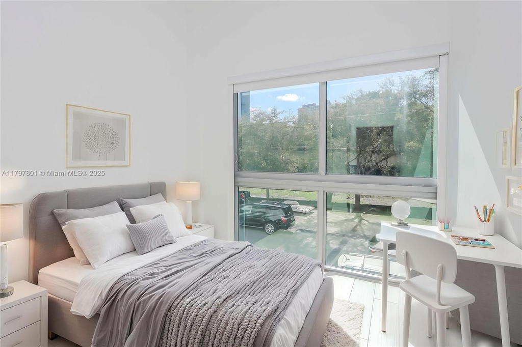 Real estate property located at 1600 1st Ave TH-07, Miami-dade, Le Parc At Brickell Condo, Miami, FL